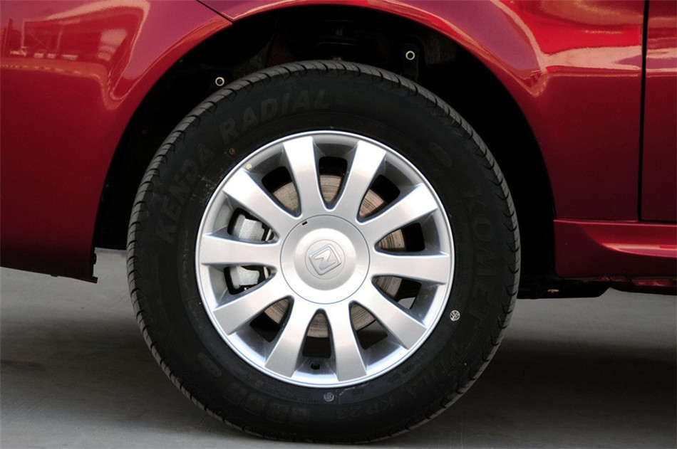 2011款众泰Z200HB1.3L手动豪华型