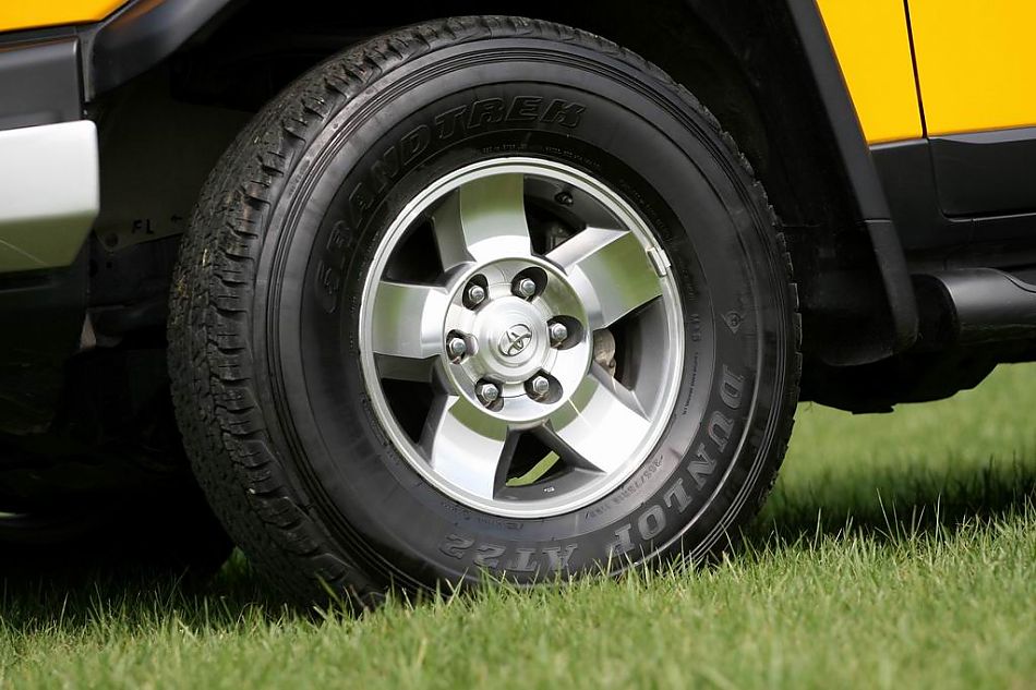 FJ酷路泽外观细节