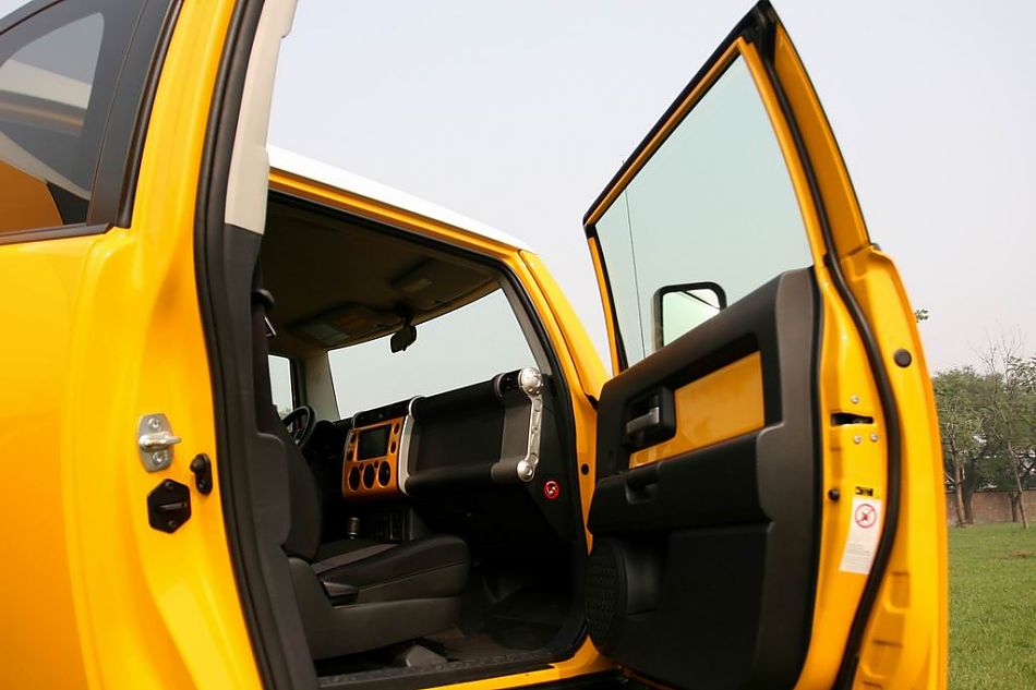 FJ酷路泽外观细节