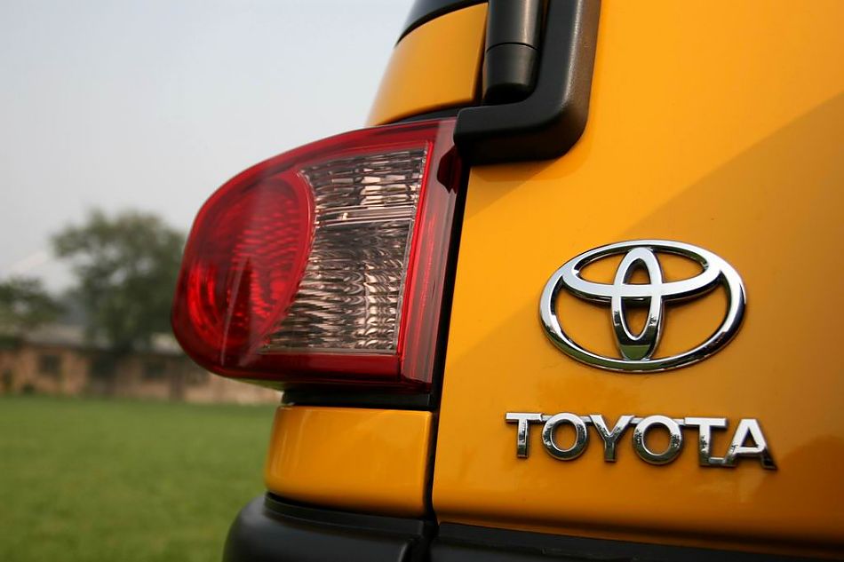 FJ酷路泽外观细节