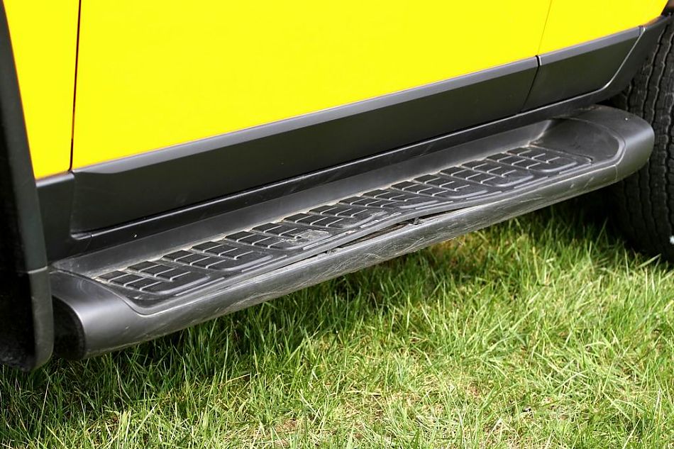 FJ酷路泽外观细节