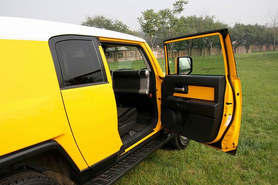 FJ酷路泽外观细节