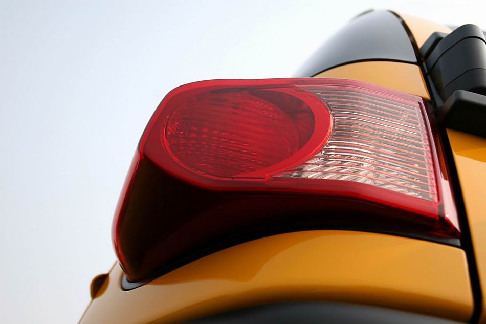 FJ酷路泽外观细节