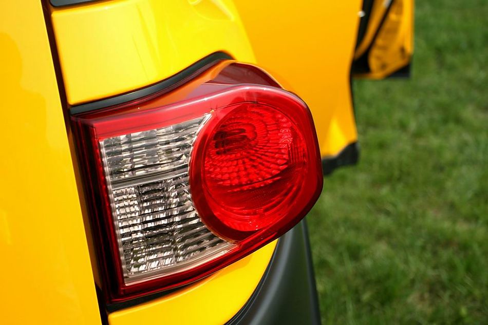 FJ酷路泽外观细节