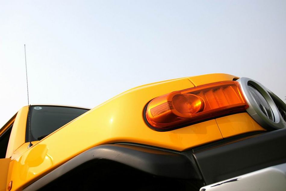 FJ酷路泽外观细节