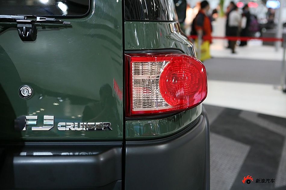 丰田FJ酷路泽