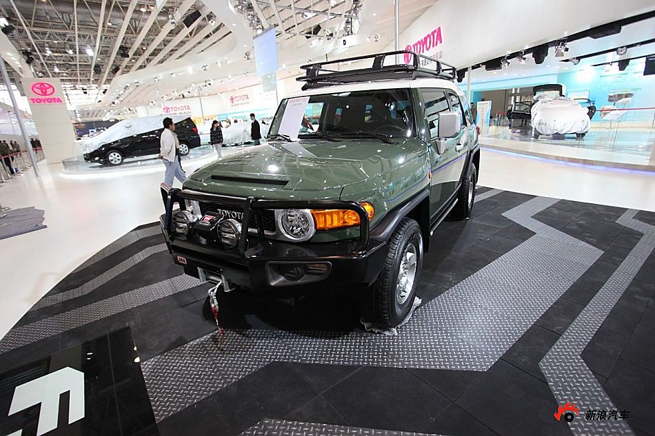 丰田FJ酷路泽