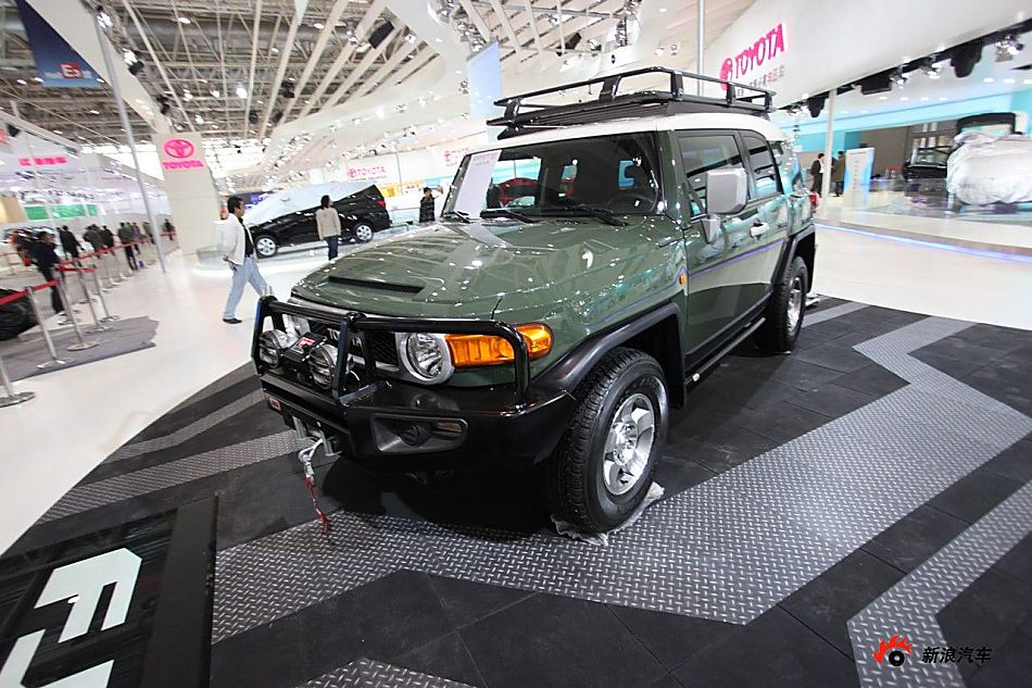 丰田FJ酷路泽