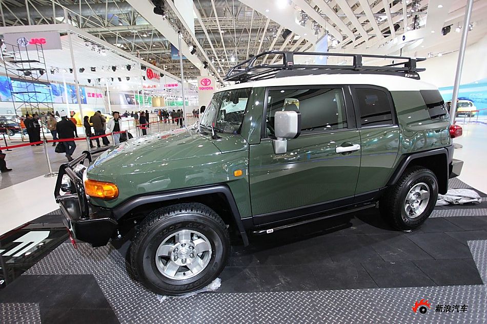 丰田FJ酷路泽