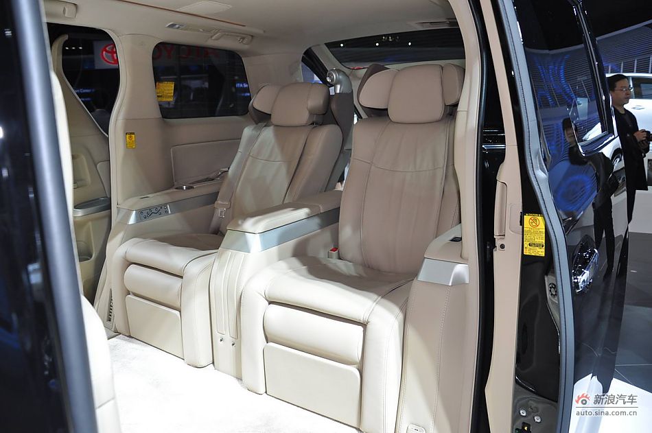 丰田埃尔法alphard