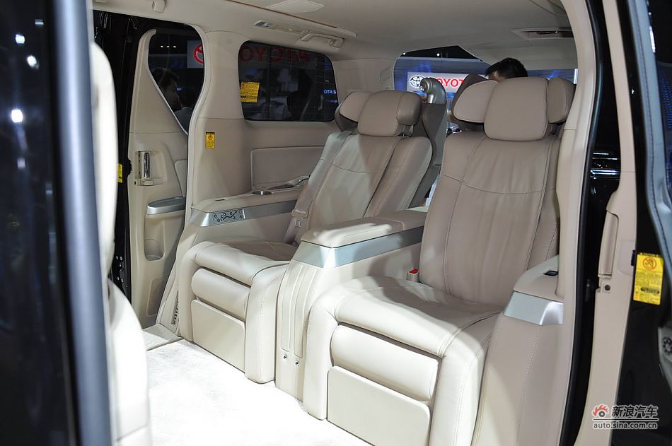 丰田埃尔法alphard