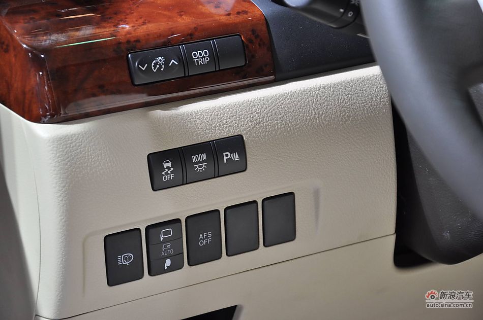 丰田埃尔法alphard