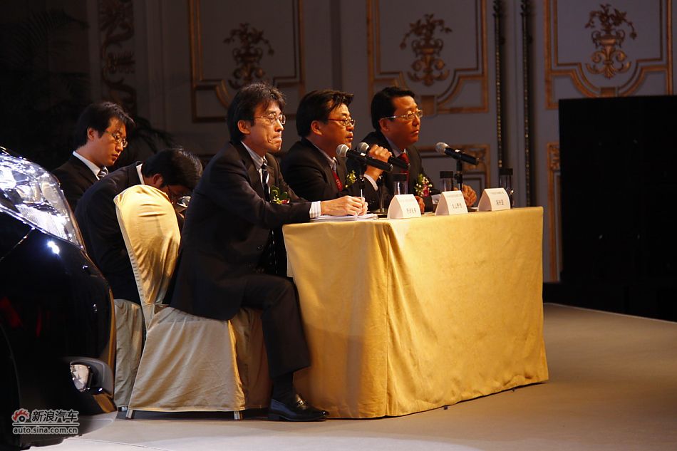 埃尔法上市现场图