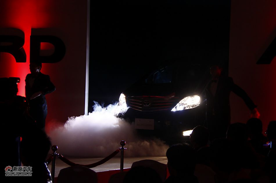 埃尔法上市现场图