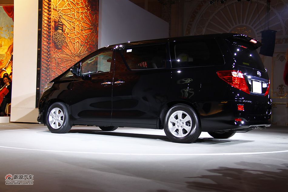 埃尔法上市现场图