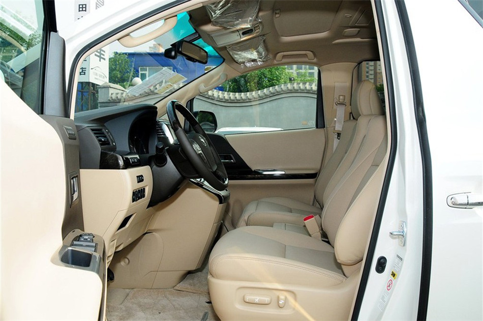 2012款埃尔法3.5L豪华版