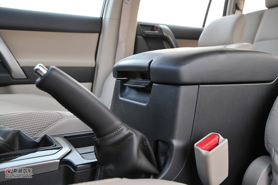 2010款普拉多TX 2.7L自动豪华版