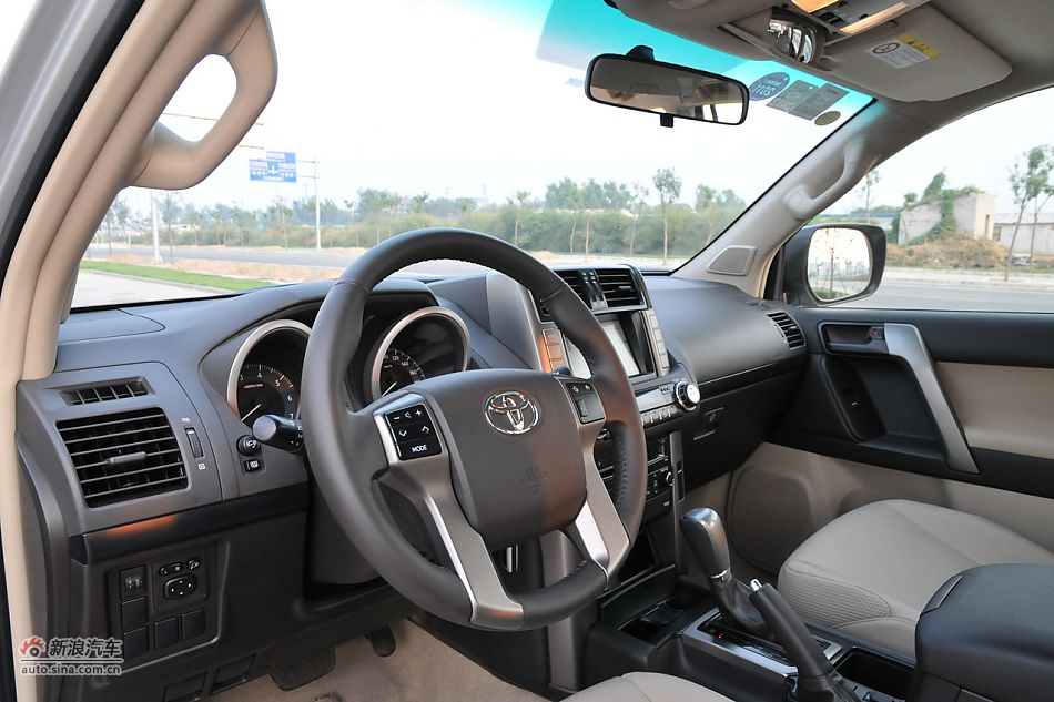 2010款普拉多TX 2.7L自动豪华版