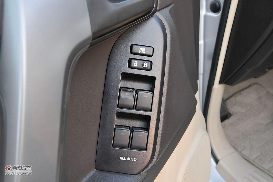 2010款普拉多TX 2.7L自动豪华版