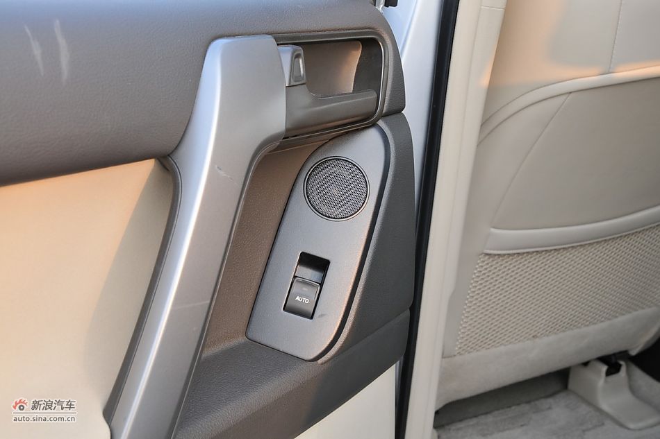 2010款普拉多TX 2.7L自动豪华版
