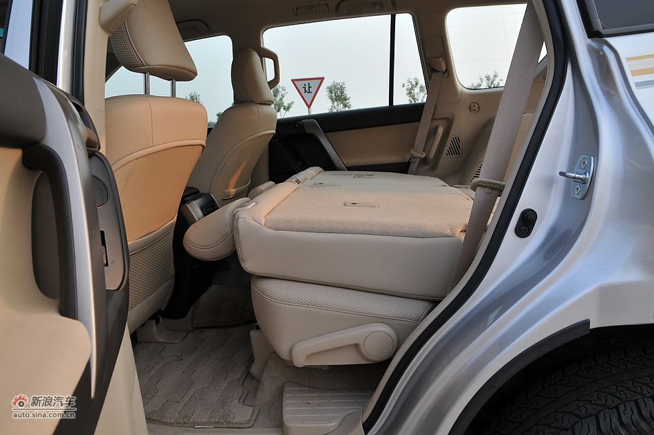 2010款普拉多TX 2.7L自动豪华版
