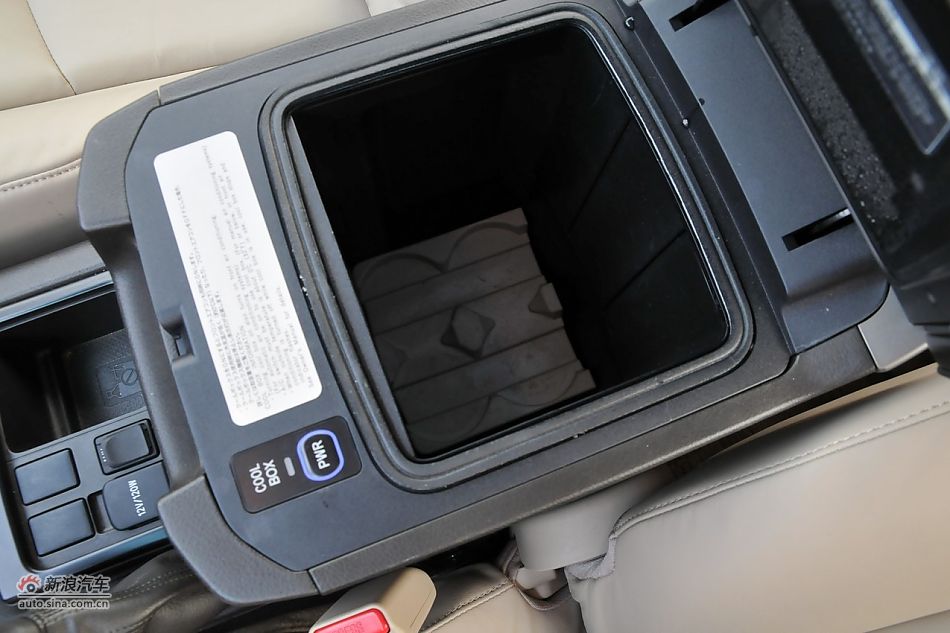 2010款普拉多TX 2.7L自动豪华版