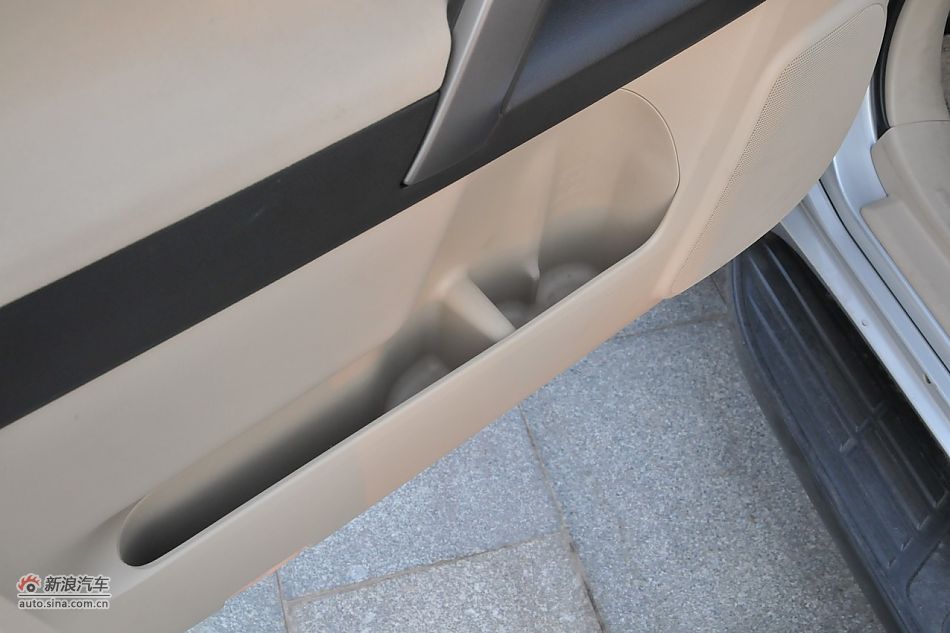 2010款普拉多TX 2.7L自动豪华版