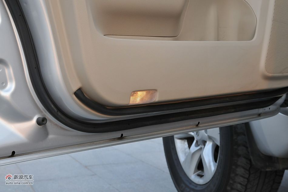 2010款普拉多TX 2.7L自动豪华版