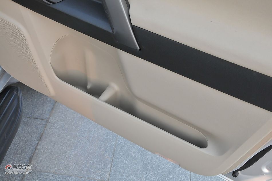 2010款普拉多TX 2.7L自动豪华版