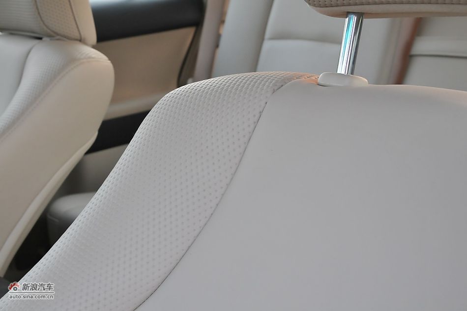 2010款普拉多TX 2.7L自动豪华版