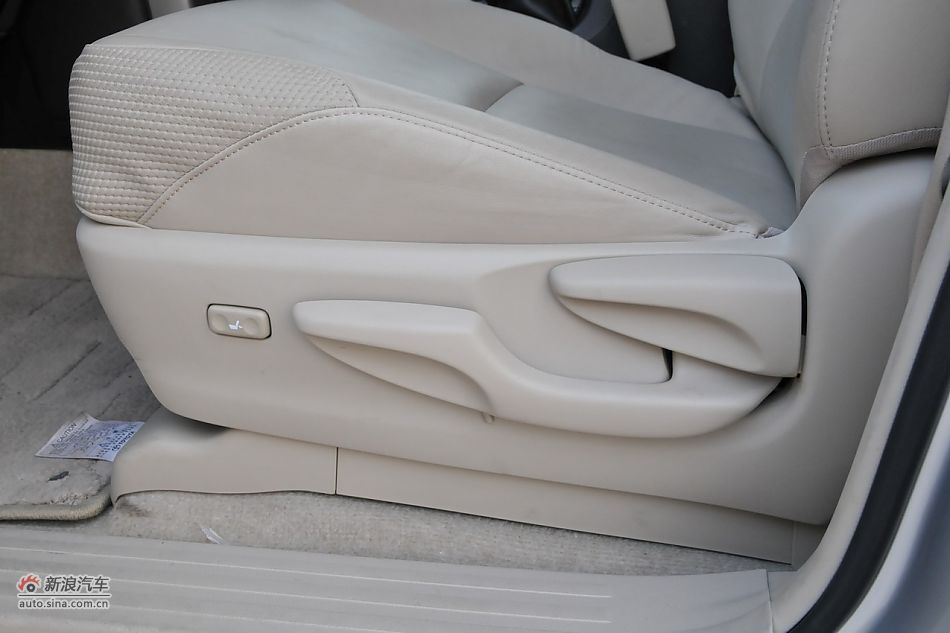 2010款普拉多TX 2.7L自动豪华版