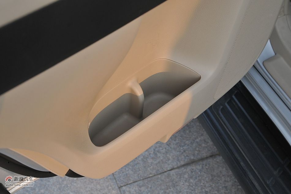 2010款普拉多TX 2.7L自动豪华版