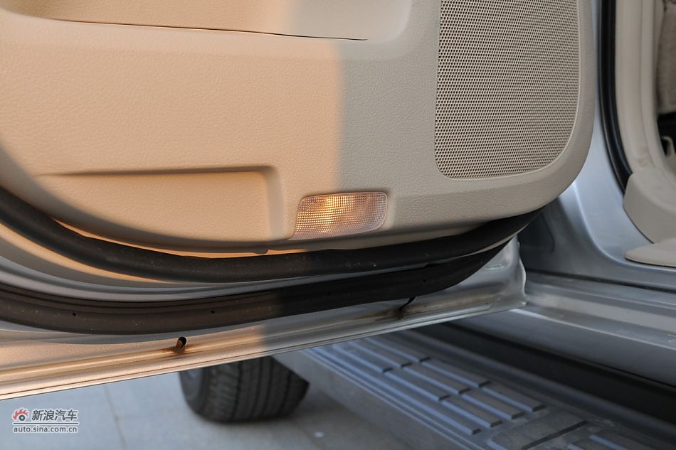 2010款普拉多TX 2.7L自动豪华版