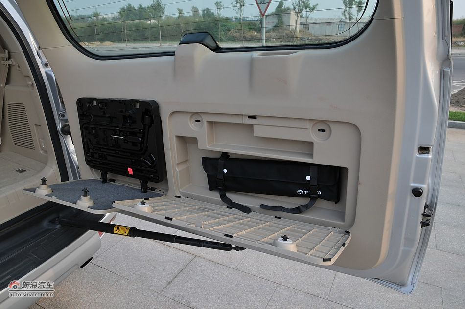 2010款普拉多TX 2.7L自动豪华版