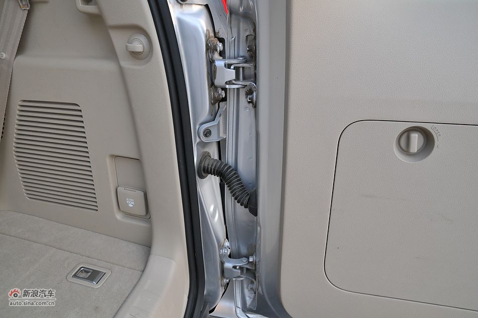 2010款普拉多TX 2.7L自动豪华版