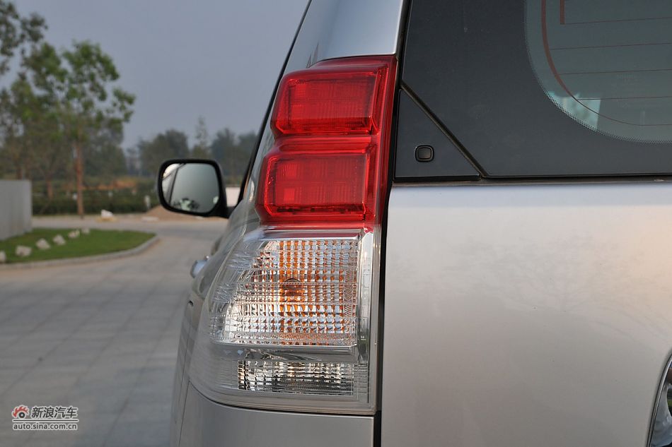 2010款普拉多TX 2.7L自动豪华版