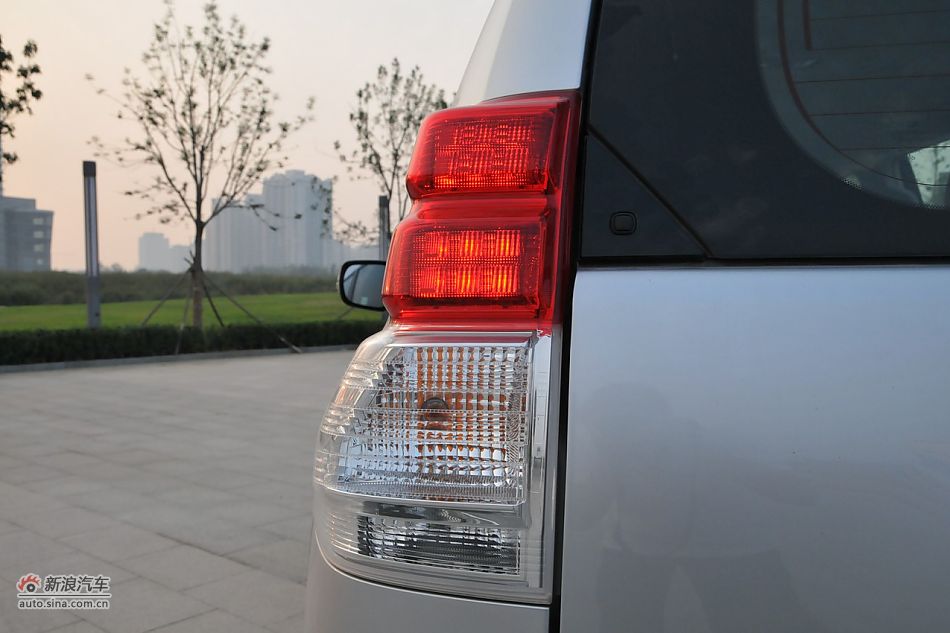 2010款普拉多TX 2.7L自动豪华版