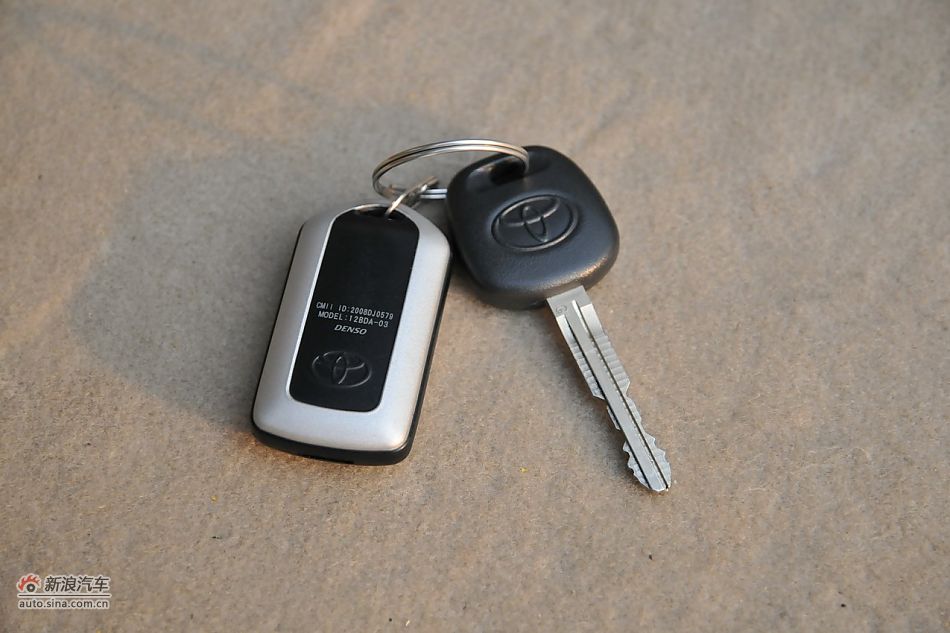 2010款普拉多TX 2.7L自动豪华版