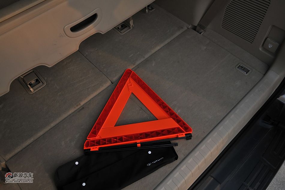 2010款普拉多TX 2.7L自动豪华版