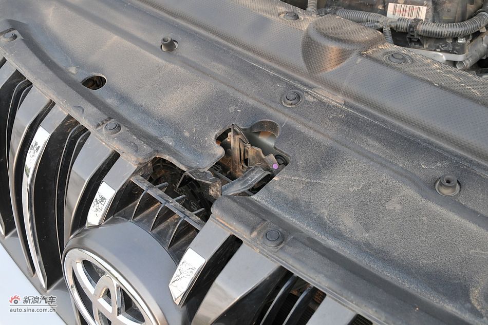 2010款普拉多TX 2.7L自动豪华版