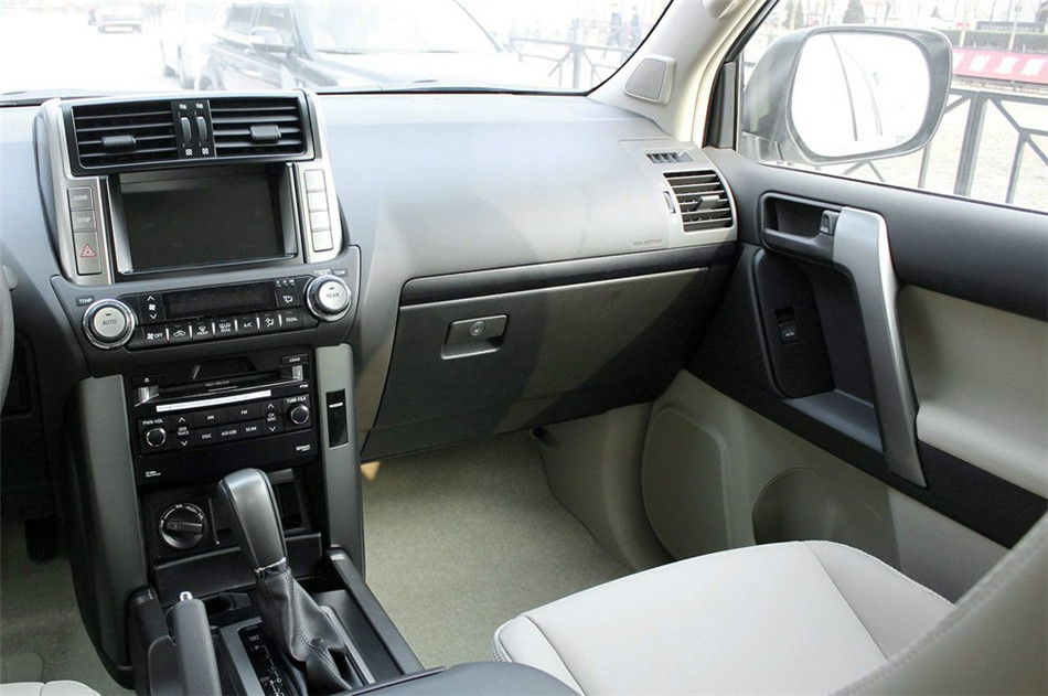 2010款普拉多2.7L手动版