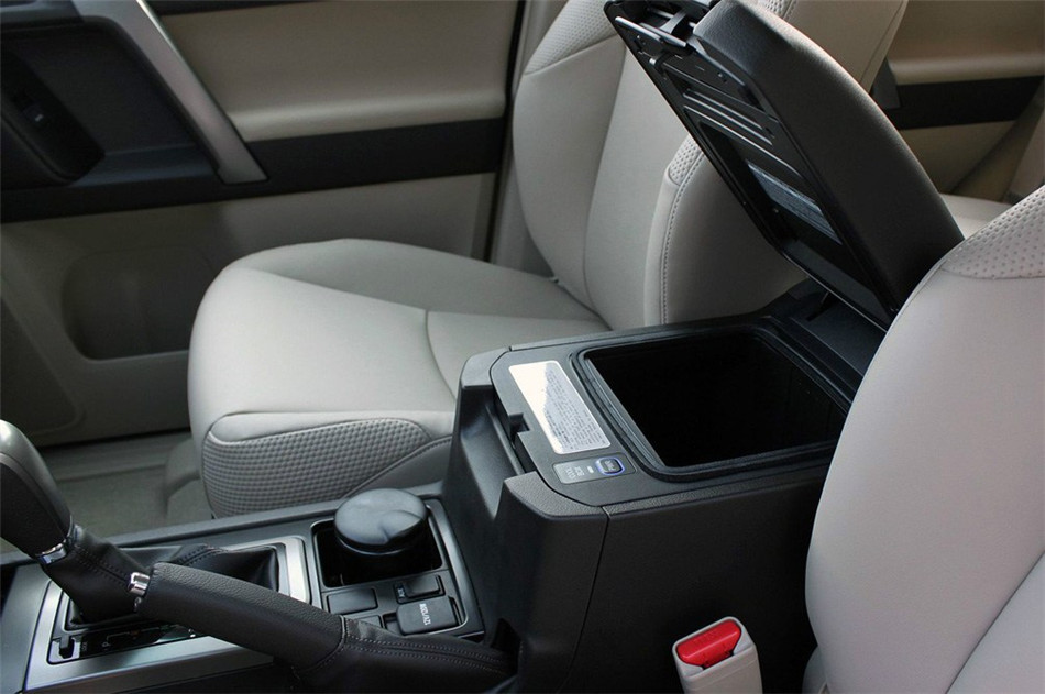 2010款普拉多2.7L手动版