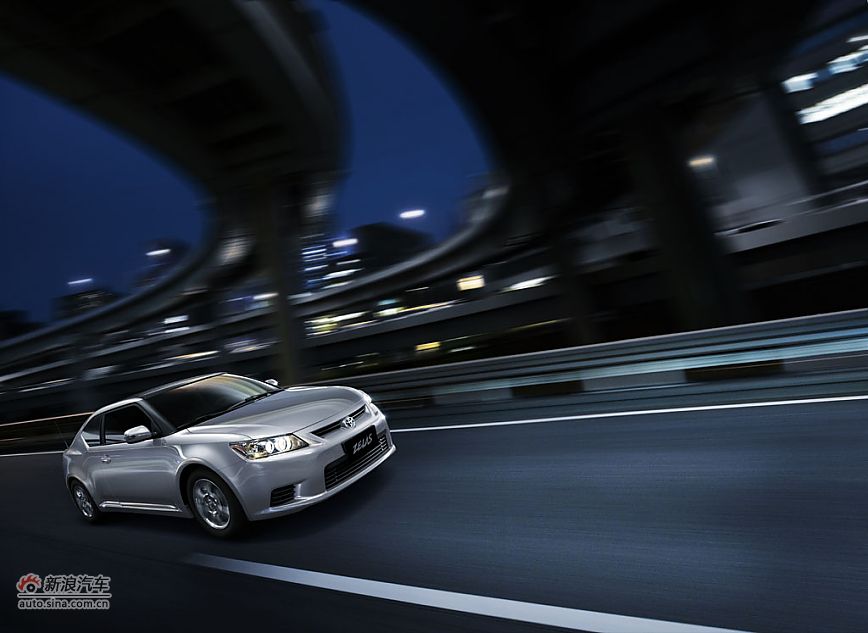 丰田ZELAS杰路驰外观