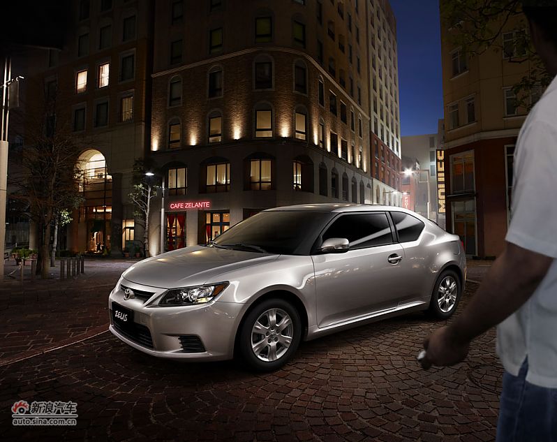 丰田ZELAS杰路驰外观