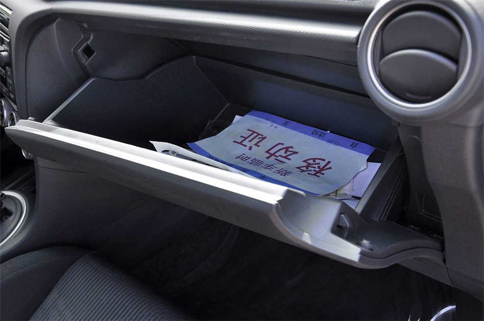 2011款丰田杰路驰2.5L自动标准版