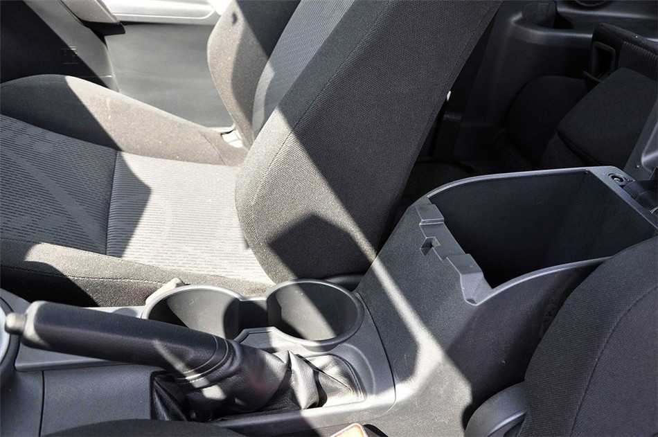 2011款丰田杰路驰2.5L自动标准版