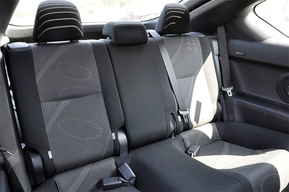 2011款丰田杰路驰2.5L自动标准版