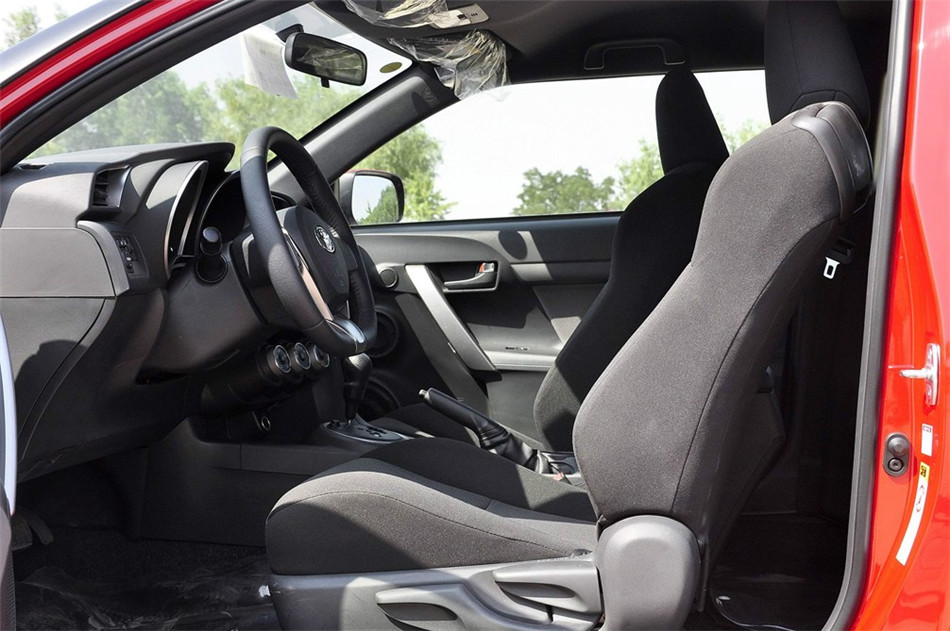 2011款丰田杰路驰2.5L自动标准版