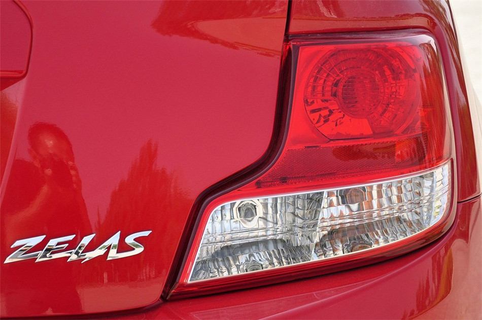 2011款丰田杰路驰2.5L自动标准版