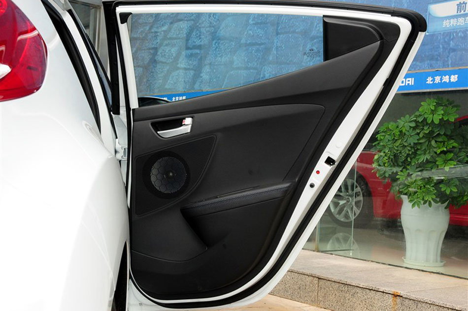 2012ִVeloster˼1.6TԶ